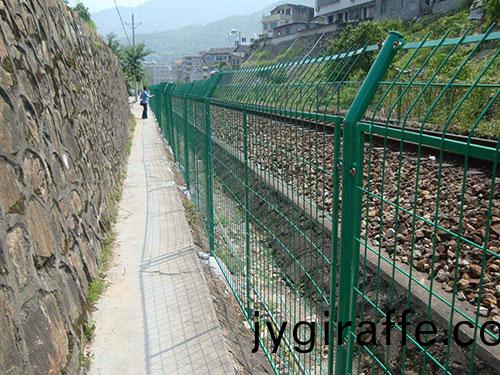 邊(bian)框護欄(lan)網